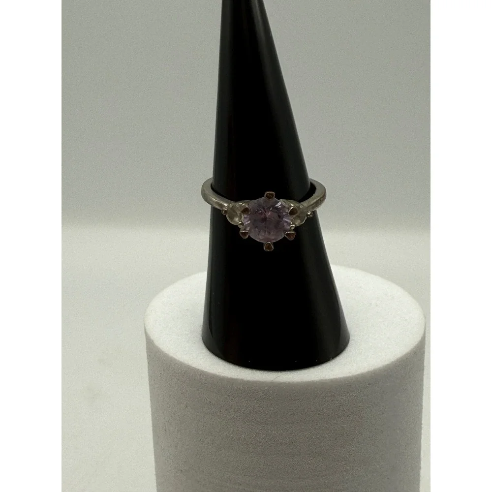 Vintage Silver Tone Purple Solitaire Ring Round Cut Stone Size 6.5 Cocktail Ring